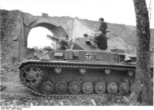 German Armor on the move. By Bundesarchiv – CC BY-SA 3.0 de