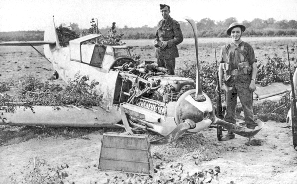 Von Werra's crashed fighter in Kent shortly after capture via commons.wikimedia.org