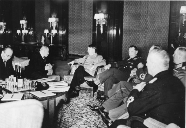 Hácha, Hitler and Göring meeting in Berlin, March 1939 (Bundesarchiv)