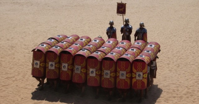 Roman formation – re-enactment. By Neil Carey – CC BY-SA 2.0