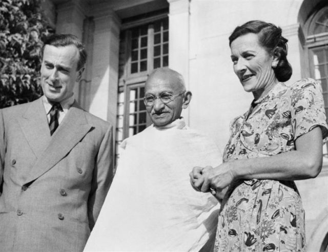Gandhi in 1947, with Lord Louis Mountbatten, Britain's last Viceroy of India, and his wife Vicereine Edwina Mountbatten.
