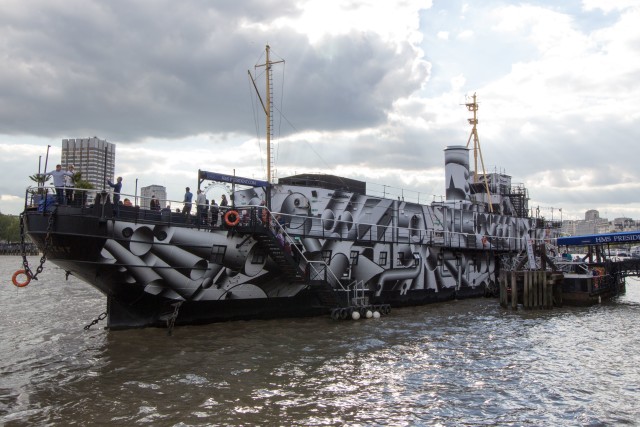 HMS President showing modern dazzle painting by contemporary artist Tobias Rehberger (Wikipedia)