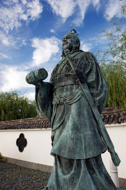 Statue of Sun Tzu in Japan. Wikimedia Commons / 663highland / CC BY-SA 3.0
