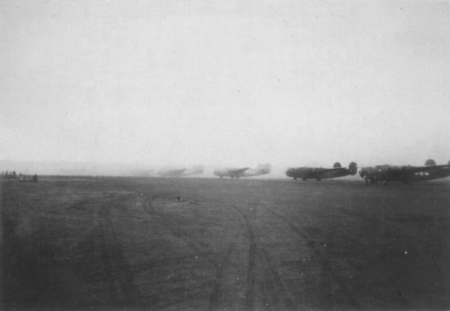 Bombers B-24 "Liberator» (Consolidated B-24 Liberator) 98th American bomber group in the Libyan airport of Benghazi [U.S. Air Force / Public Domain]