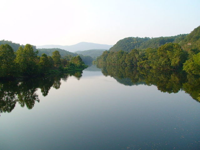 A section of the James River, Virginia. Wikipedia / Public Domain