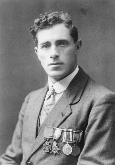 Portrait of Horace Augustus Curtis, awarded the Victoria Cross: France, 18 October 1918. By Unknown - This is photograph Q 114045 from the collections of the Imperial War Museums., Public Domain, https://commons.wikimedia.org/w/index.php?curid=25073527
