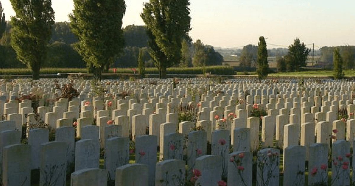 Tyne Cot Cemetery, by Tony Grist, from Wikipedia / Public Domain