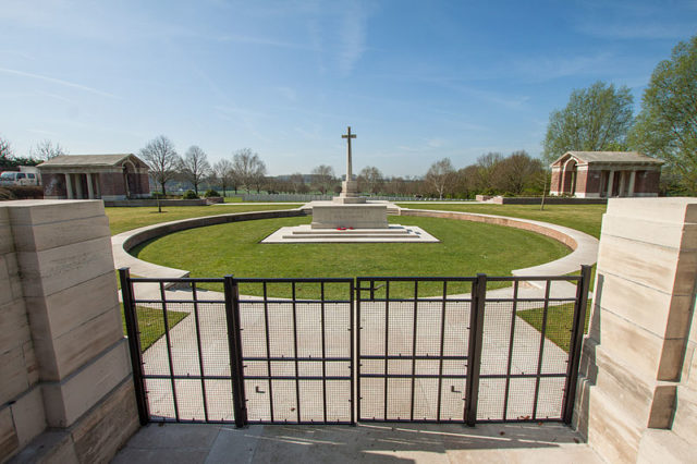 Hooge Crater Cemetery. Wikimedia Commons / By Wernervc (Own work) / CC BY-SA 4.0.