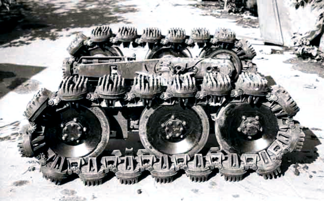 Revolutionary propulsion with numerous pneumatic Tracians. Photo Credit: ⒸEvgeniy Kochnev, Kolesa.ru.
