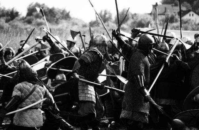 Vikings in Battle. Jakub T. Jankiewicz / Flickr / CC BY-SA 2.0 
