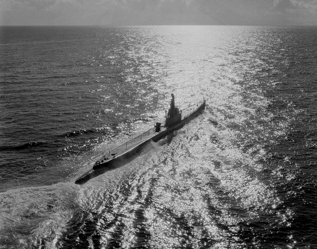 USS Barb pushing off to the horizon, in June 1945. Image source: Wikimedia Commons/ public domain.