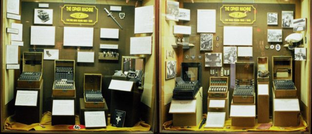 A selection of seven Enigma machines and paraphernalia exhibited at the USA’s National Cryptologic Museum. By Robert Malmgren – CC BY-SA 3.0