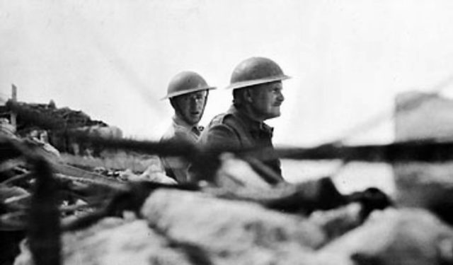 Major-General Bernard Freyberg (the New Zealand Army officer at right), commander of the Allied forces in Crete, defending the island against the German onslaught Photo Credit