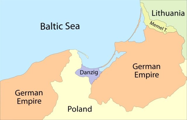 Danzig’s position between Poland and Germany. Justass – CC BY-SA 3.0