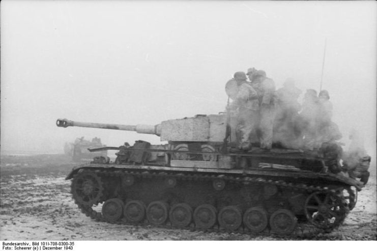 German Panzer IV in Russia. Bundesarchiv – CC-BY SA 3.0