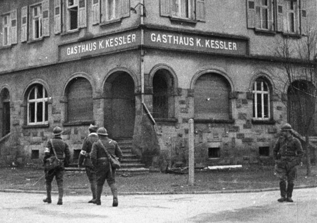 Saar Offensive – French soldiers in front of a guesthouse in Lauterbach, during September 1939.