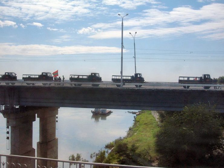 PMR trucks on the bridge between Tiraspol and Bendery. By Monk – CC BY-SA 3.0
