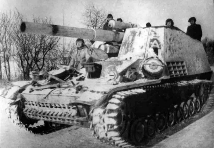 Hummel Panzerhaubitze coded A with winter camouflage.