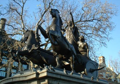 Boudica by Thomas Thornycroft, depicting Boudica with her daughters in their chariot as she addresses troops before the battle. Photo A. Brady CC BY-SA 3.0