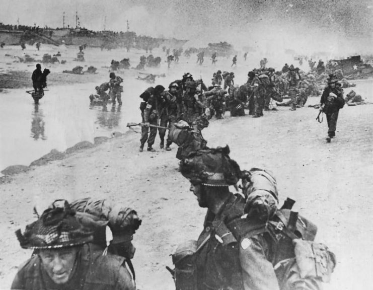 British troops on Sword Beach, 2 Battalion, Middlesex Regiment of 3 British Division, D-Day 1944