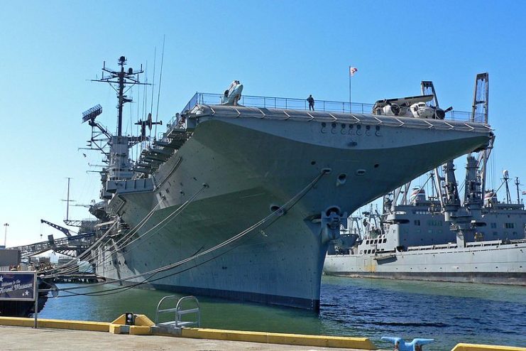 Hornet Museum Ship in Alameda, California – Stan Shebs CC BY-SA 3.0