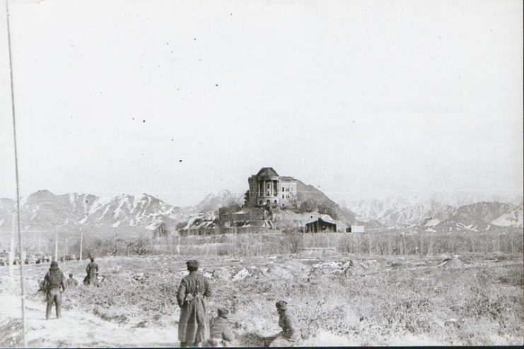 Tajbeg Palace from the right wing after the assault.Operation Storm 333.Photo Абрамов Андрей CC BY-SA 4.0
