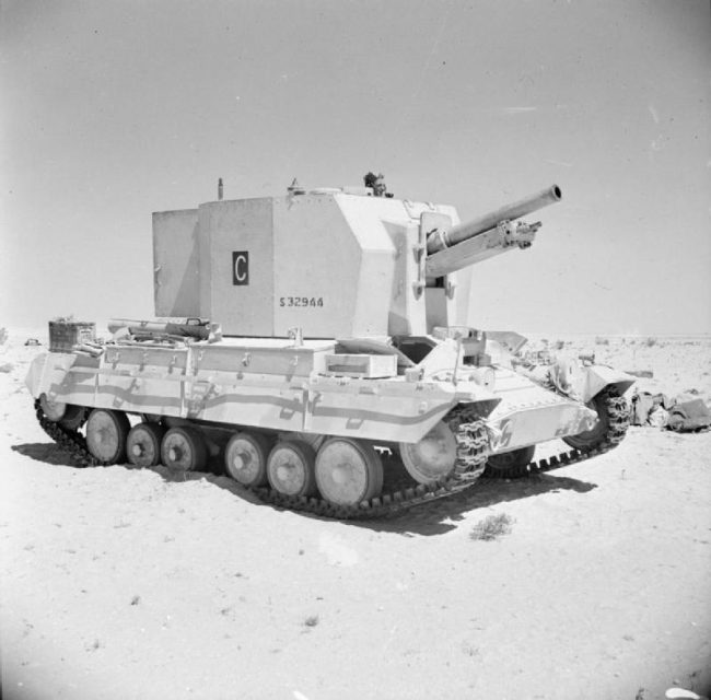 Bishop 25-pounder self-propelled gun in the Western Desert.