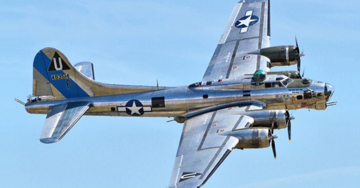 A B-17 performing at the 2014 Chino Airshow. By Airwolfhound CC BY-SA 2.0