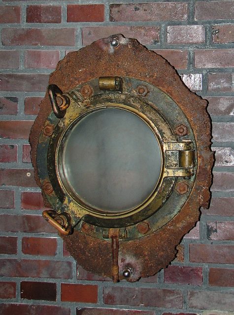 A porthole of the passenger ship “Wilhelm Gustloff”. It was recovered in 1988. By Darkone CC BY-SA 2.5