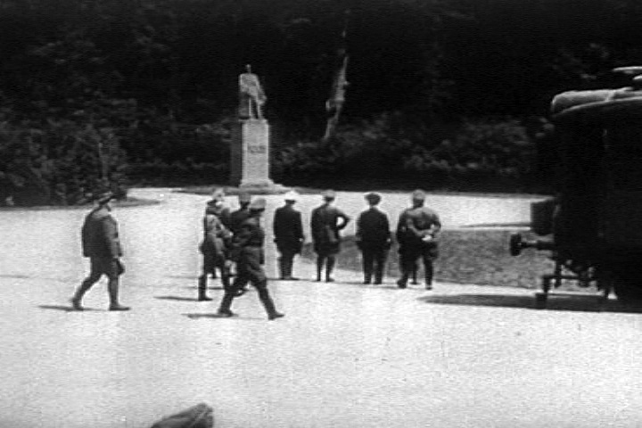 Adolf Hitler (hand on hip) looking at the statue of Ferdinand Foch before starting the negotiations for the armistice at Compiègne, France (21 June 1940).