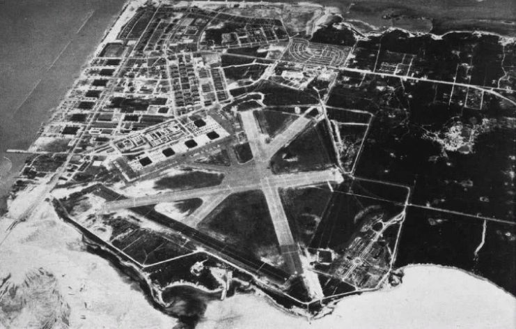 Aerial view of the U.S. Naval Air Station Corpus Christi, Texas (USA), 1946/47.