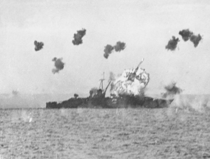 USS Louisville hit by a kamikaze (Mitsubishi Ki-51) in Lingayen Gulf, 6 January 1945