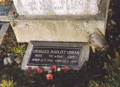 Charles Upham’s gravestonePhoto by Terry Macdonald CC BY SA 3.0
