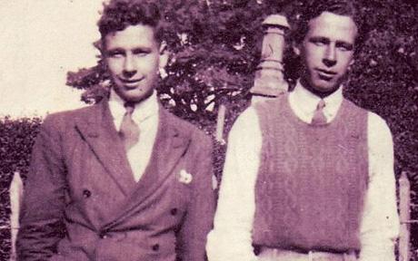 John (L) and Thomas Cairncross, British twins who lost their lives on the same day, 4th Februray 1944, during the allied landing at Anzio