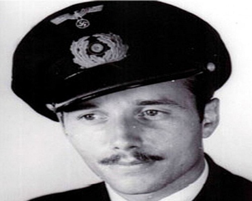 Helmuth Pich, the said captain of the lost Nazi U-boat in Karimunjawa.