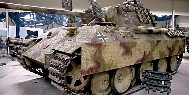 saumur-panzer-5-panther-tank
