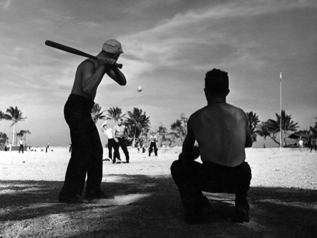 1944_11_Baseball_on_Mogmog_NARA_80-G-408207_4x3_1200x_zps5b3733d21