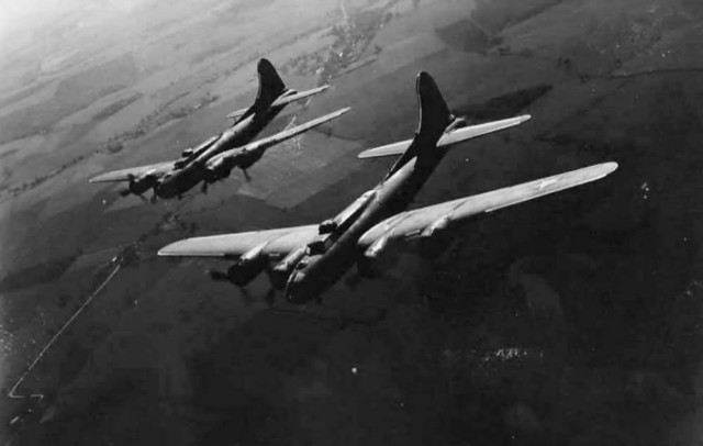 B-17_303_Bomb_Group_Over_England
