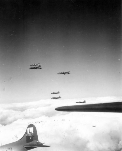 B-17_Flying_Fortress_Formation_388th_and_452nd_Bomb_Groups_8th_Air_Force_42-39903