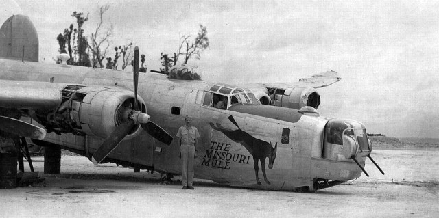 B-24-flak-Pilipps-belly-land-Anguar-Isl-Carolines