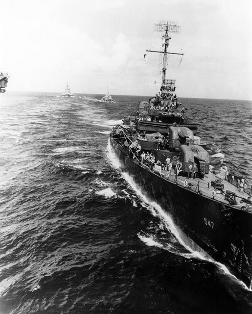 USS_Cowell_(DD-547)_underway_in_October_1944