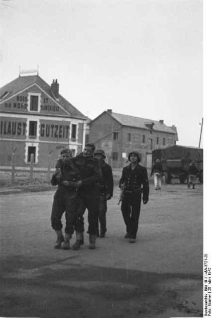 Commando prisoners under German escort