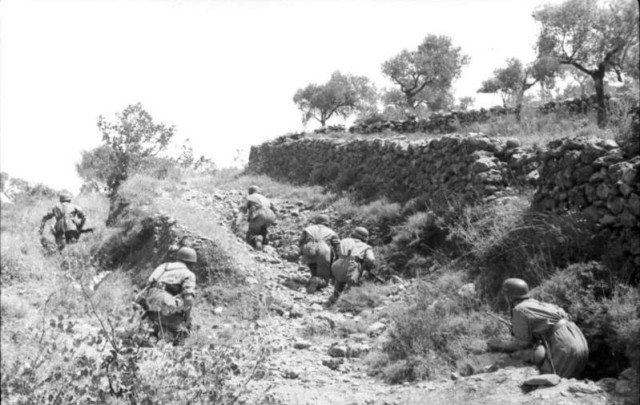 Troops in combat on Crete via commons.wikimedia.org