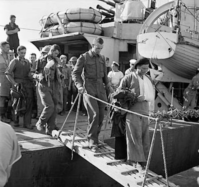 Wounded Allied troops evacuated from Crete via commons.wikimedia.org