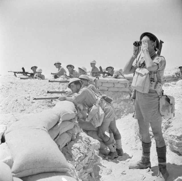 British infantry manning a sandbagged defensive position near El Alamein. 17 July 1942 [via]