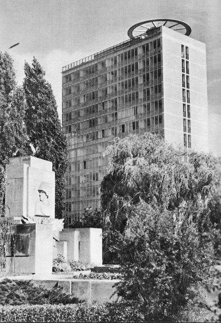 Monument of "Polish Gratitude to the Red Army" in Warsaw, c. 1965.