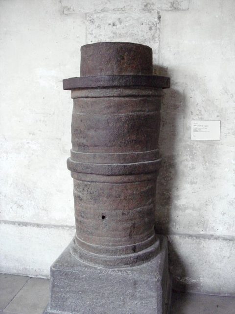 Powder chamber of a Veuglaire, caliber 130mm, length 1.07m, wrought iron, early 15th century, La Fère.