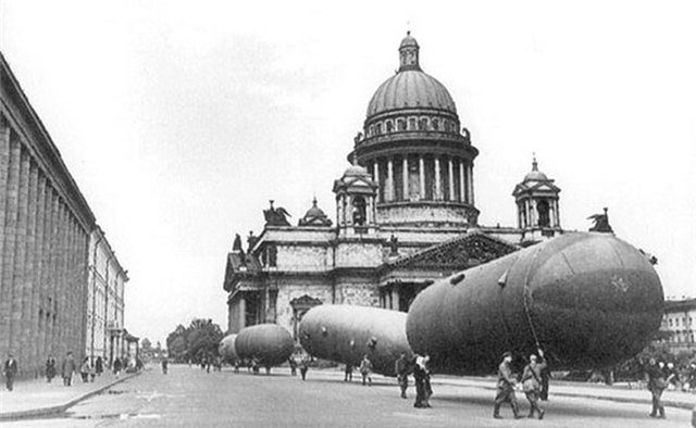 Barrage balloons in front of St. Isaac's Cathedral during the siege of Leningrad [Via]