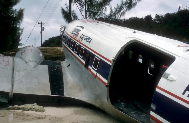 4.Tagua-DC-3-crash-Bahama.jpg-II