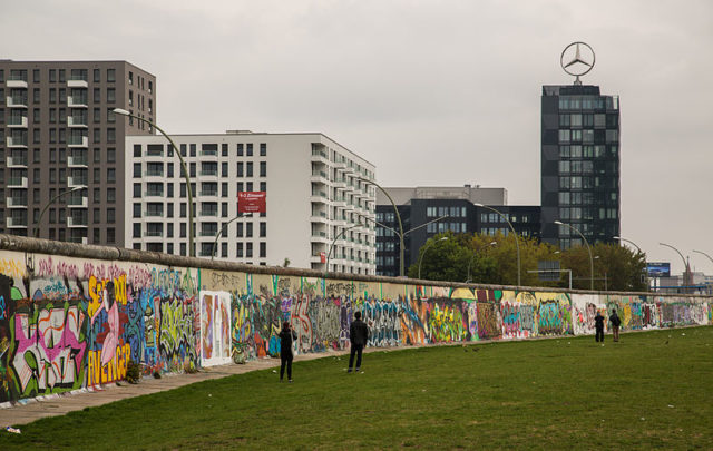 The Berlin Wall today, covered in graffiti. Wikimedia Commons / Tony Webster.